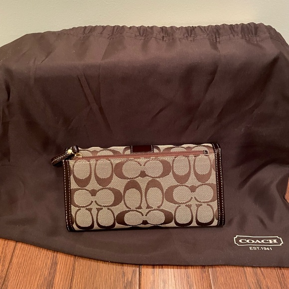 Coach full-size check book wallet - Picture 3 of 3